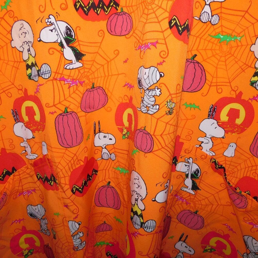 Peanuts Charlie Brown Snoopy Woodstock Orange Halloween Scrub Top Women 2XL - Picture 6 of 9